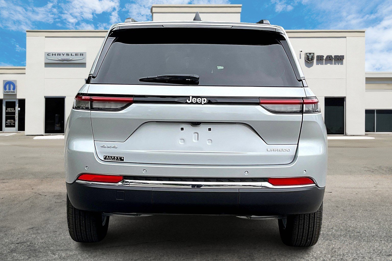 New 2025 Jeep Grand Cherokee Laredo X image 4