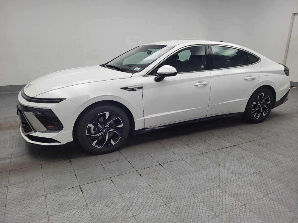 Used 2025 Hyundai Sonata SEL FWD image 2
