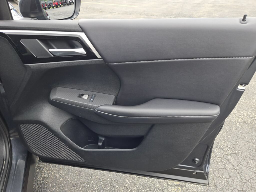 Used 2024 Mitsubishi Outlander SE AWD/4WD image 16
