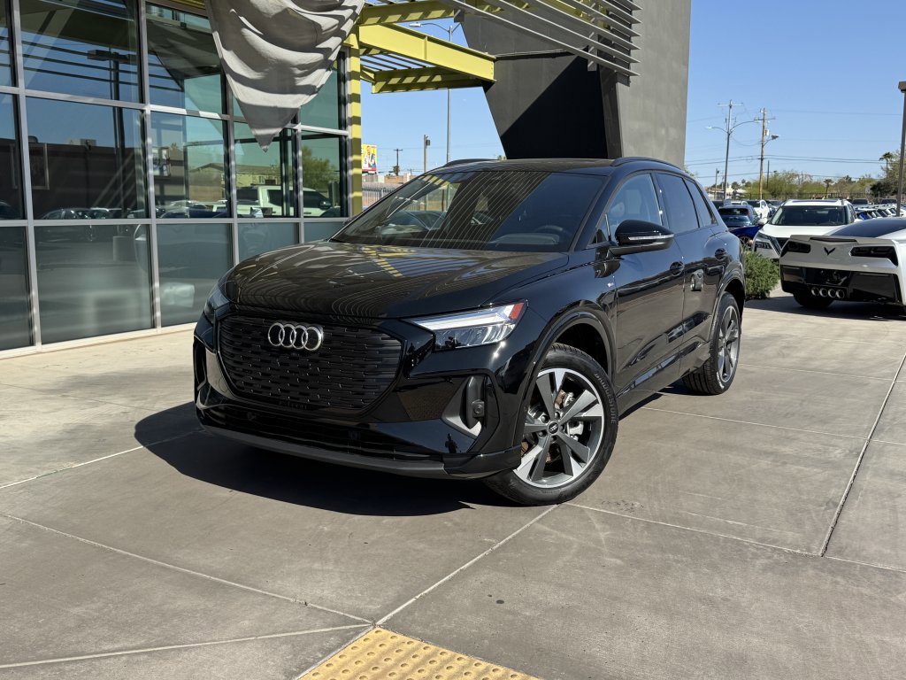 Used 2024 Audi Q4 e-tron Premium Plus w/ Premium Plus image 2