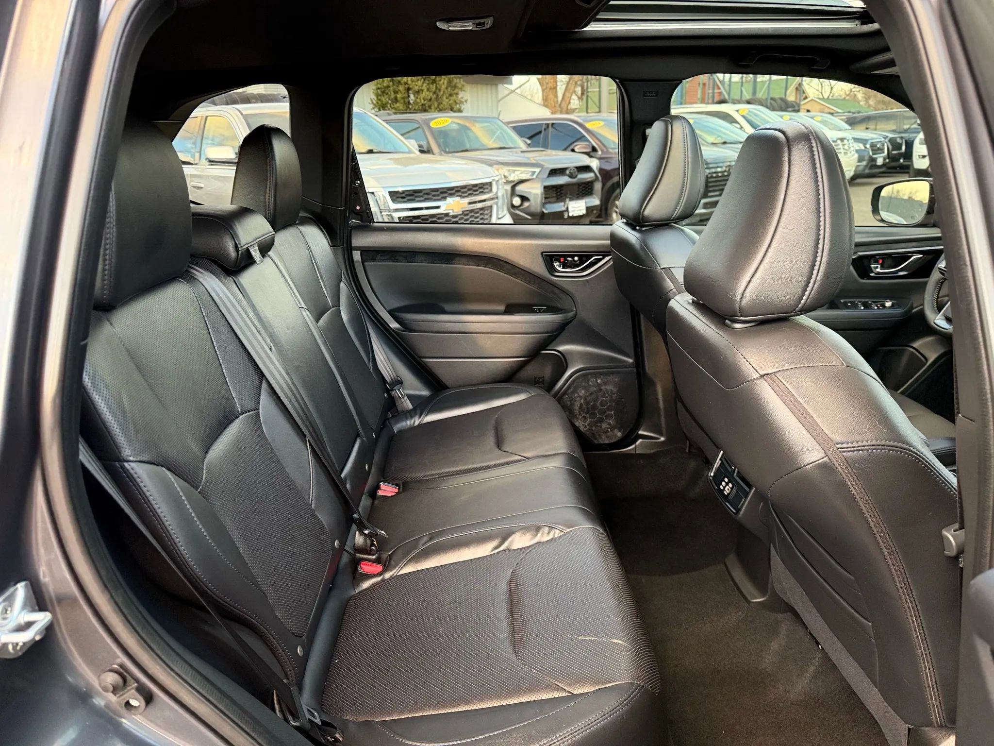 Used 2025 Subaru Forester Limited image 19