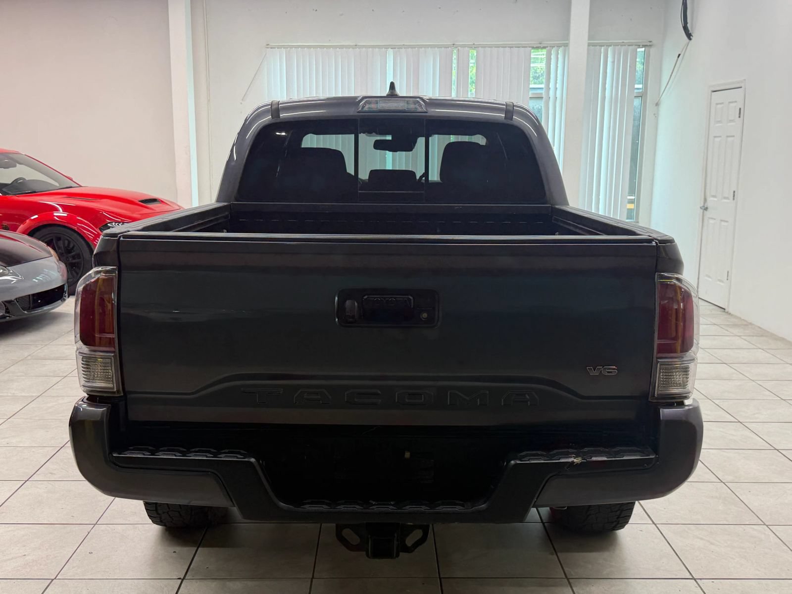 Used 2020 Toyota Tacoma TRD Sport AWD/4WD image 8
