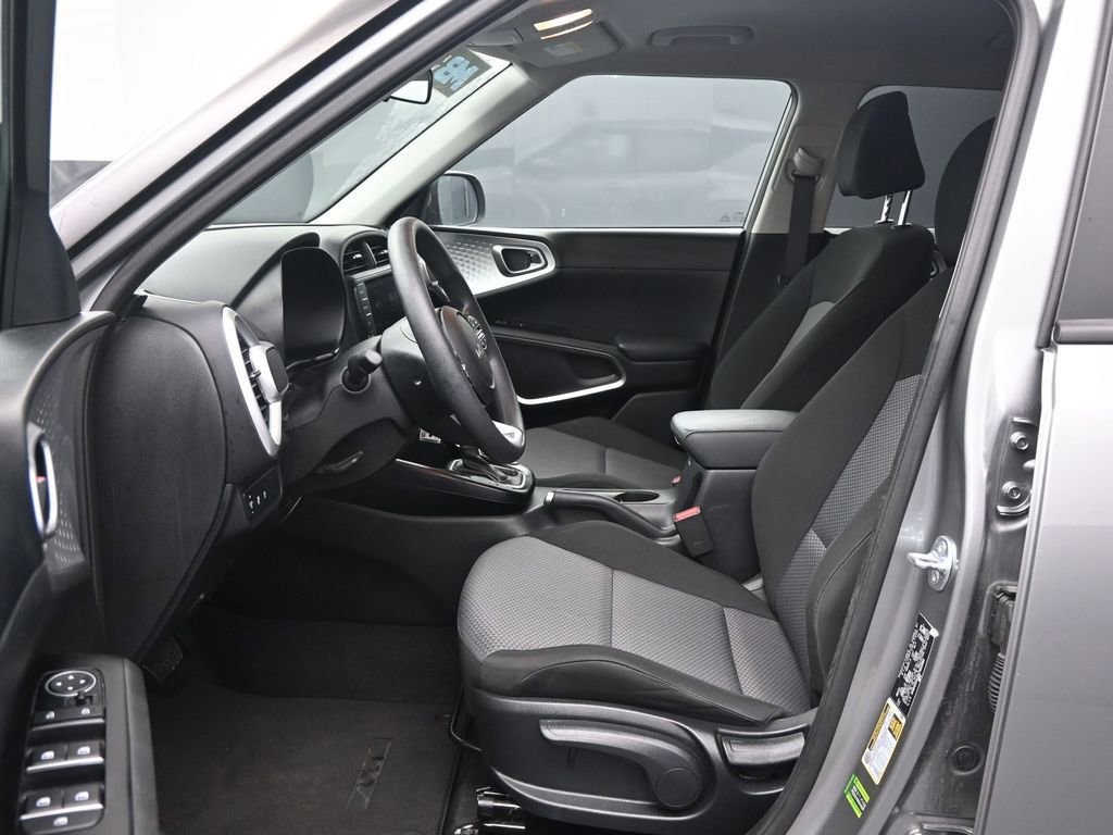 Used 2025 Kia Soul LX w/ LX Technology Package image 20