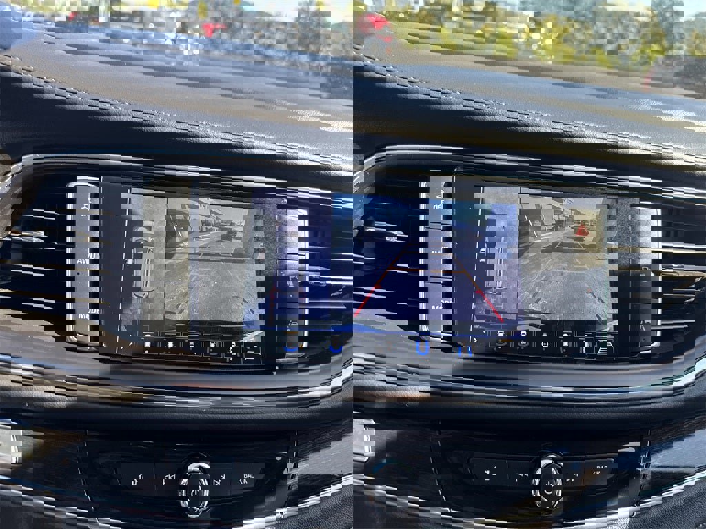 Used 2021 Buick Enclave Avenir w/ Avenir Technology Package image 27