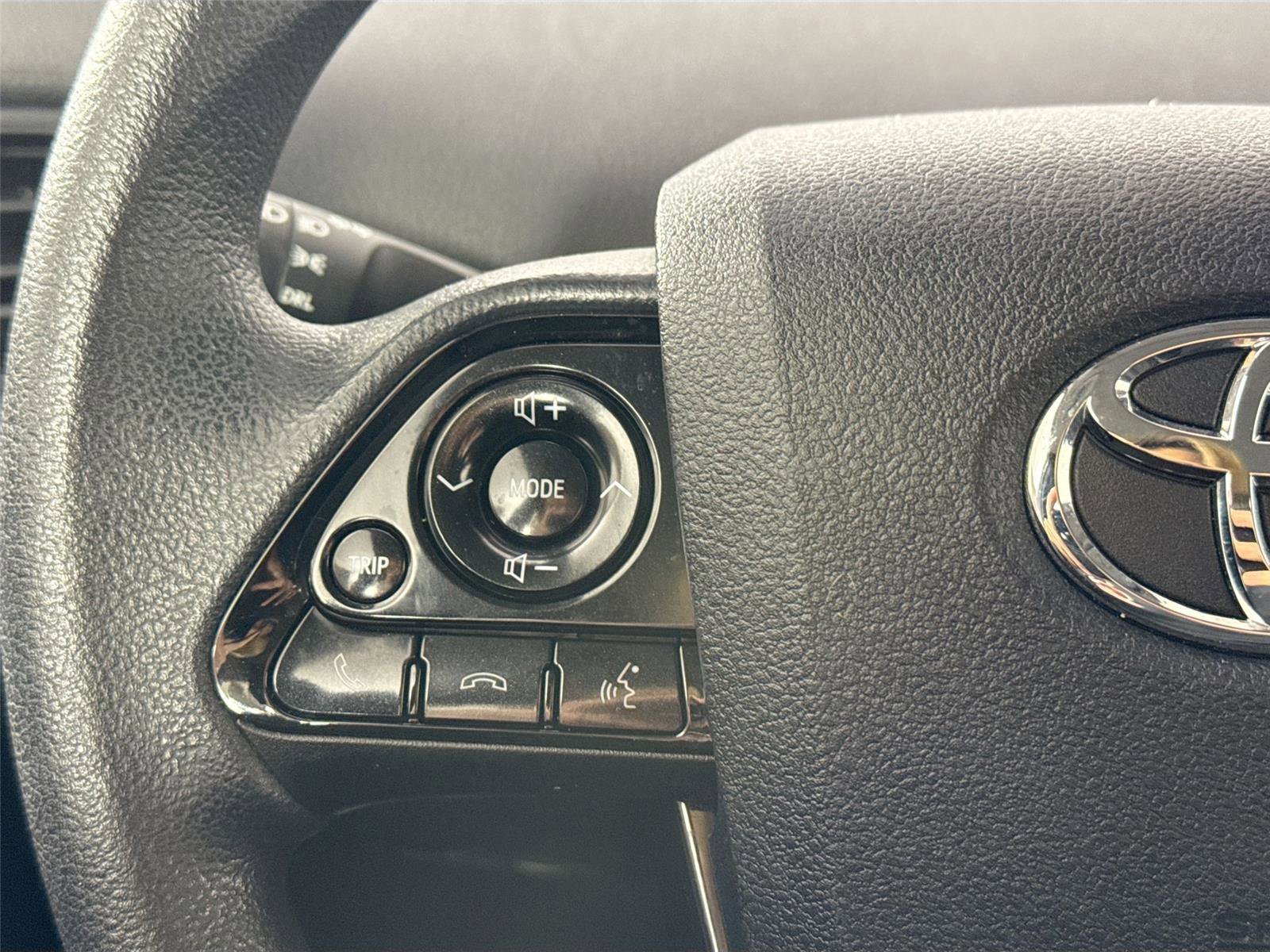 Certified 2022 Toyota Prius LE image 16