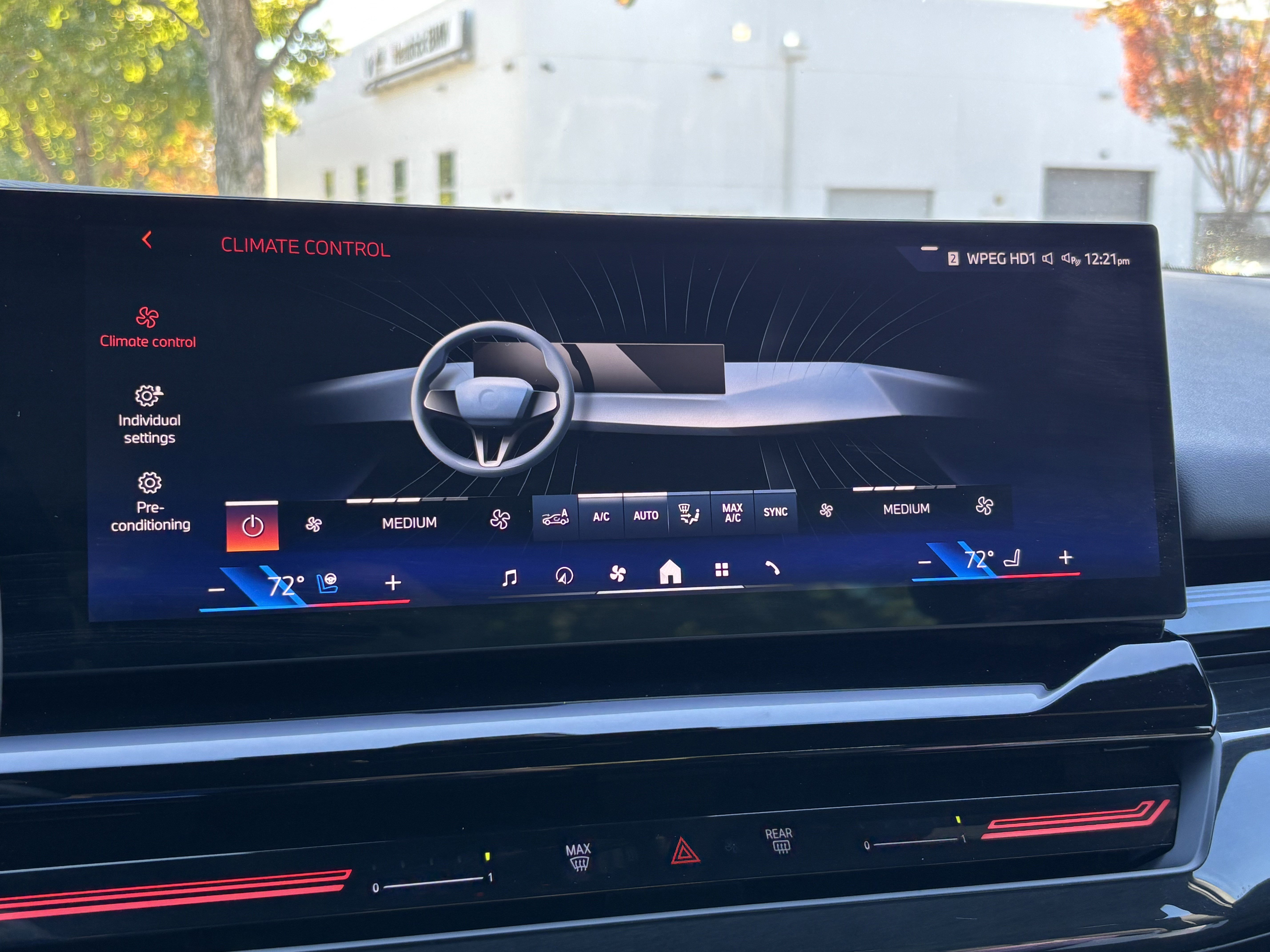 Used 2025 BMW 530i xDrive w/ Premium Package AWD/4WD image 29