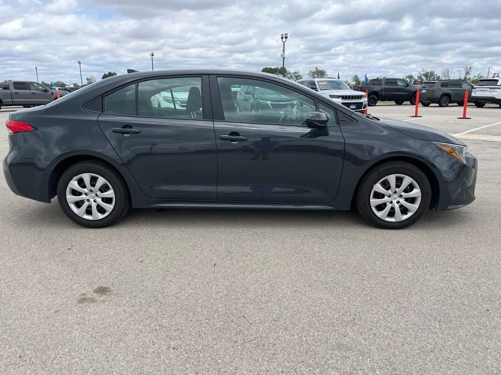 Used 2026 Toyota Corolla LE FWD image 6