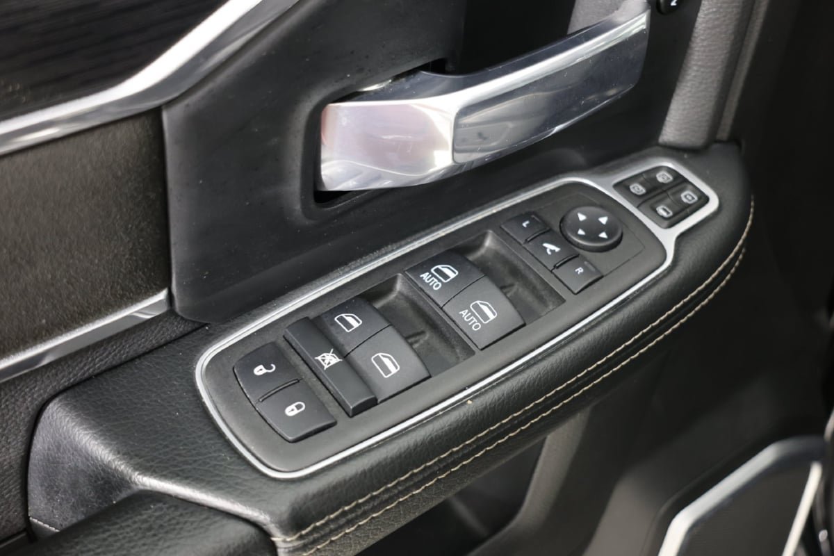 Used 2024 RAM 2500 Laramie w/ Night Edition AWD/4WD image 25