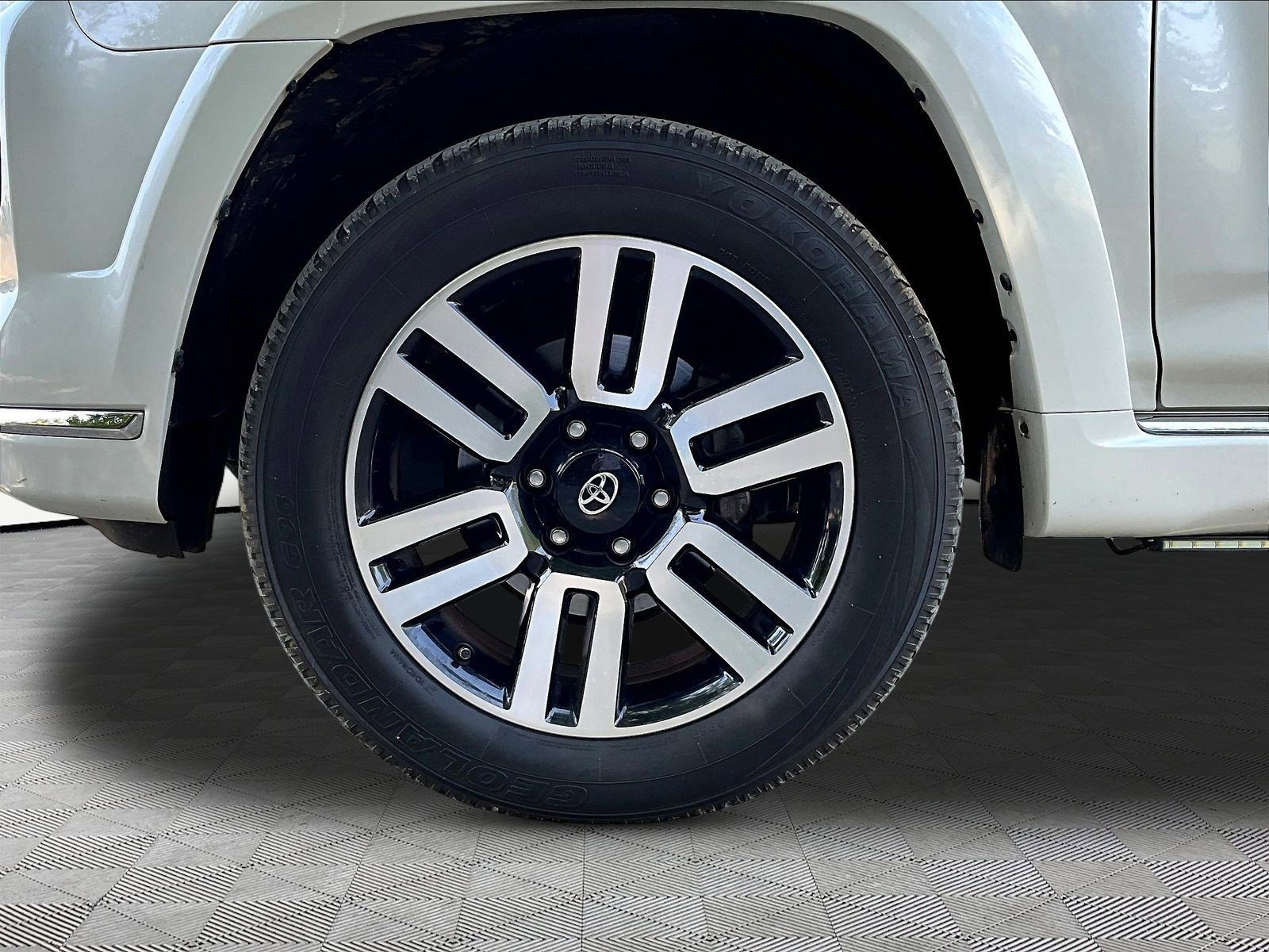 Used 2021 Toyota 4Runner Limited AWD/4WD image 31