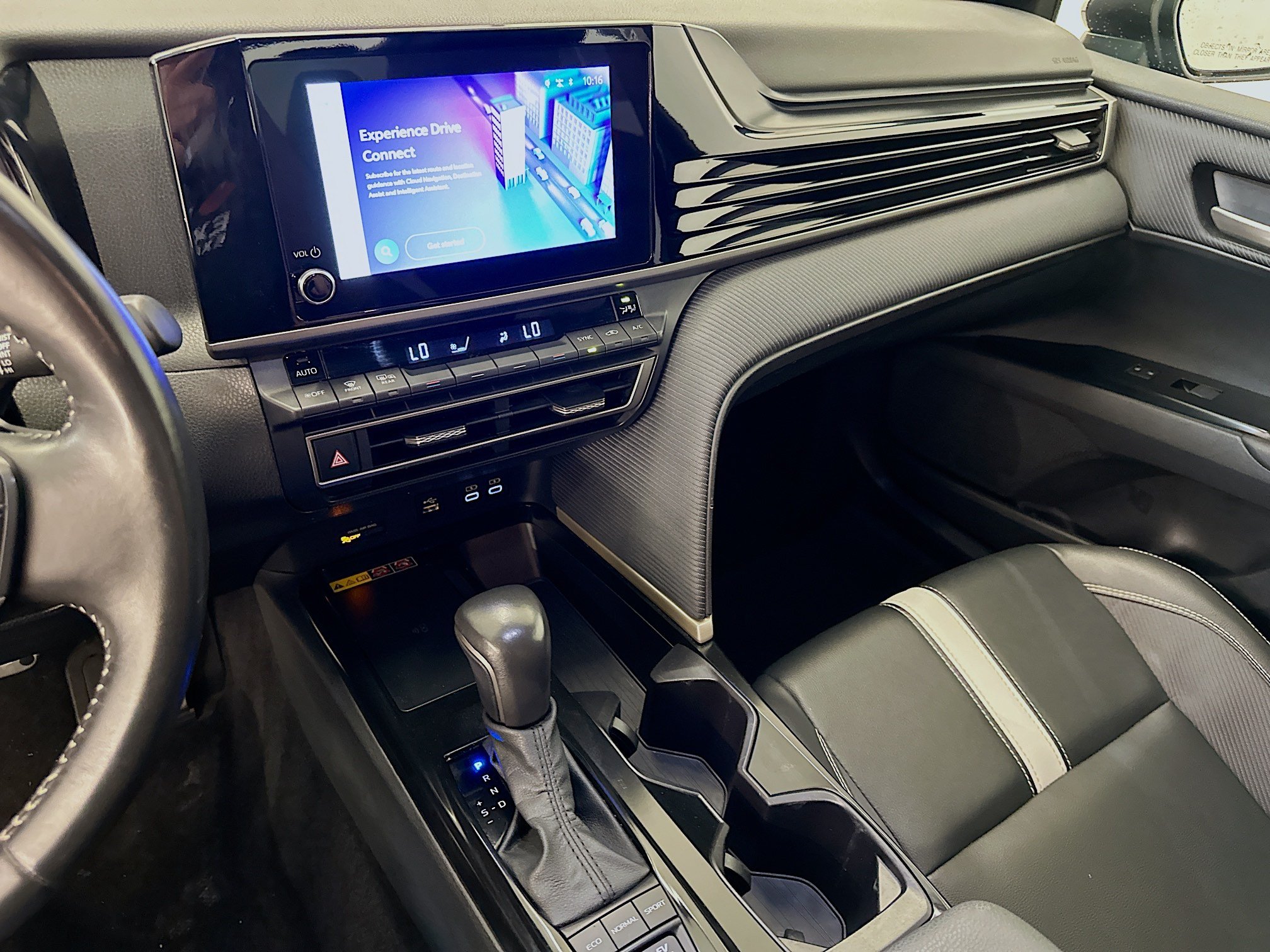 Used 2025 Toyota Camry SE FWD image 26