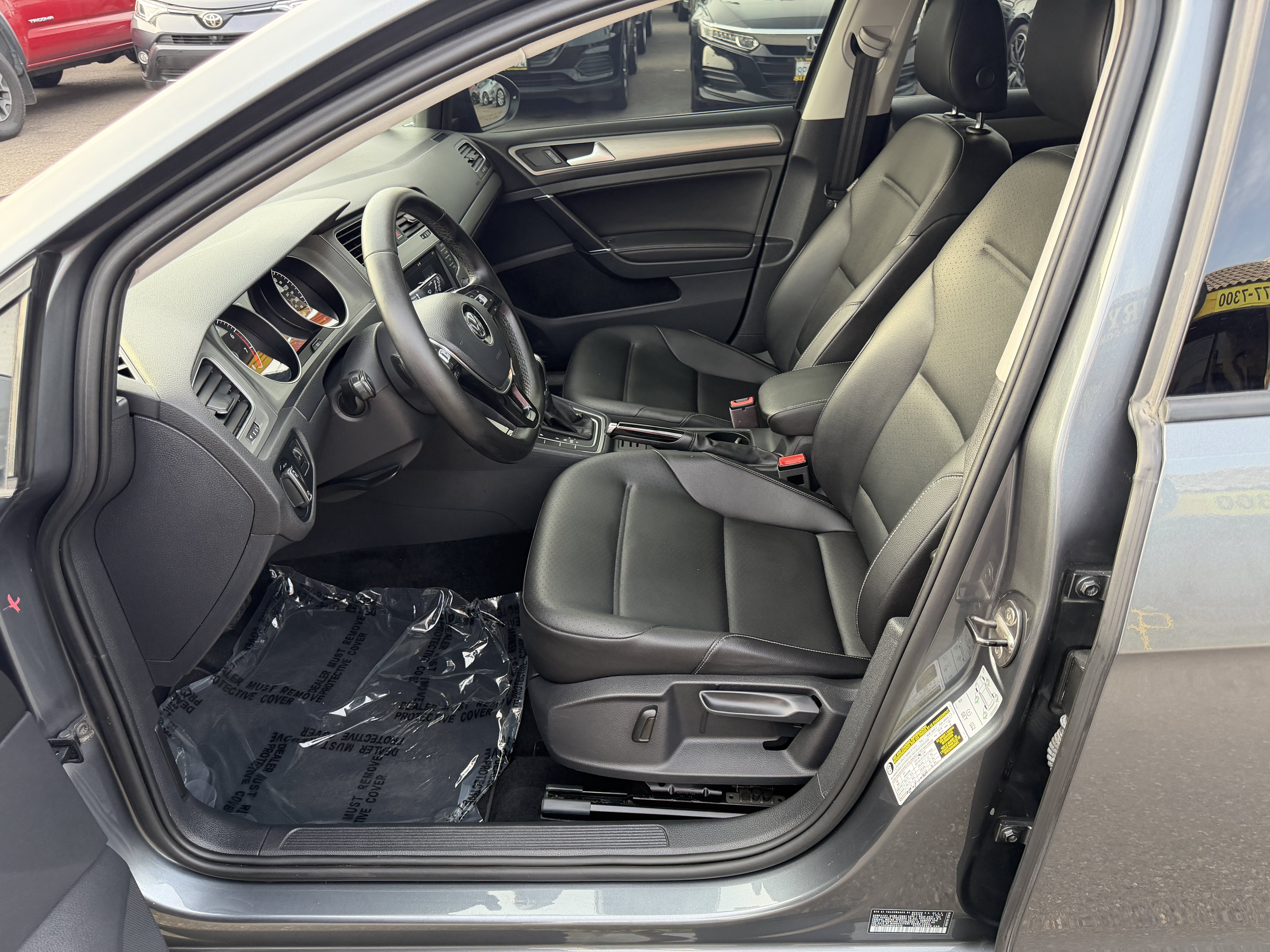Used 2017 Volkswagen Golf Wolfsburg Edition FWD image 17