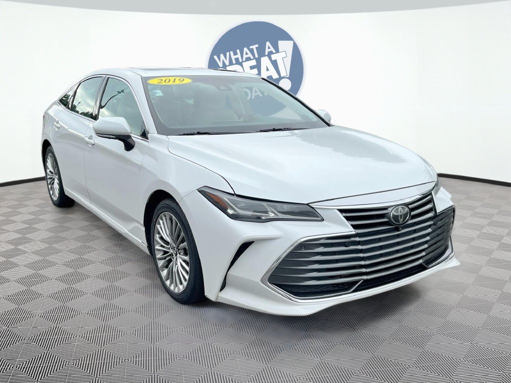 Used 2019 Toyota Avalon Limited w/ Advanced Safety Package FWD image 3