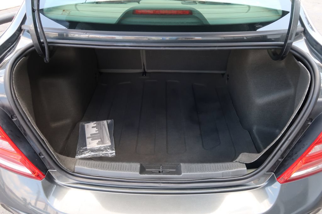Used 2019 Chevrolet Sonic LT FWD image 10
