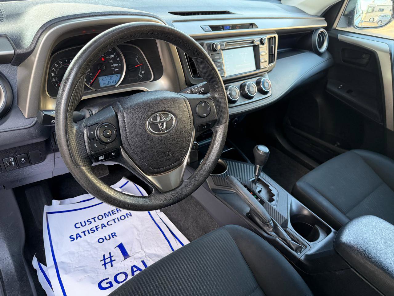 Used 2015 Toyota RAV4 LE image 9