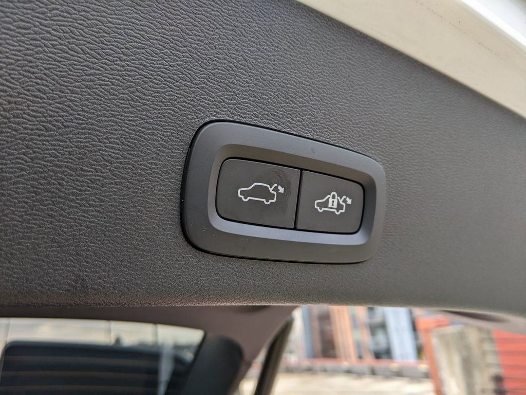 Certified 2024 Volvo XC40 Recharge Plus image 29