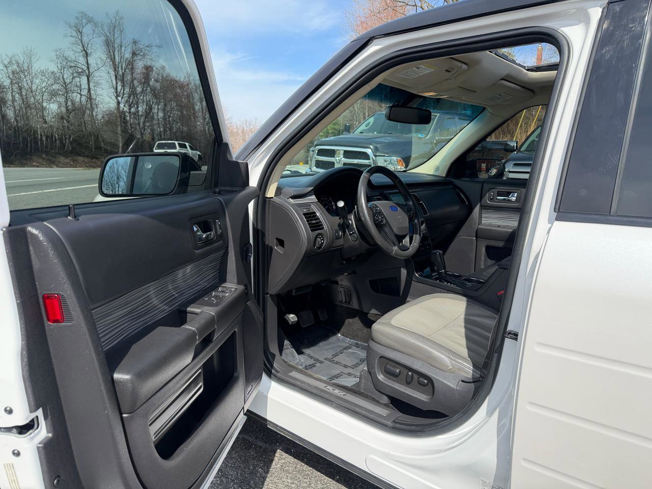 Used 2016 Ford Flex Limited w/ Equipment Group 303A AWD/4WD image 10