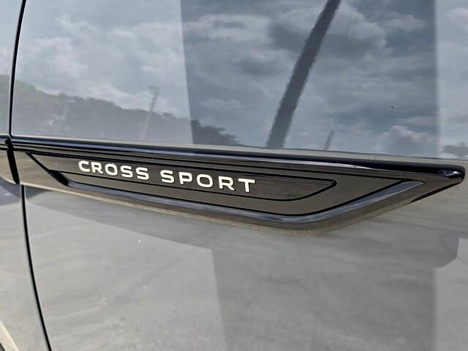 Used 2023 Volkswagen Atlas Cross Sport SEL R-Line AWD/4WD image 18