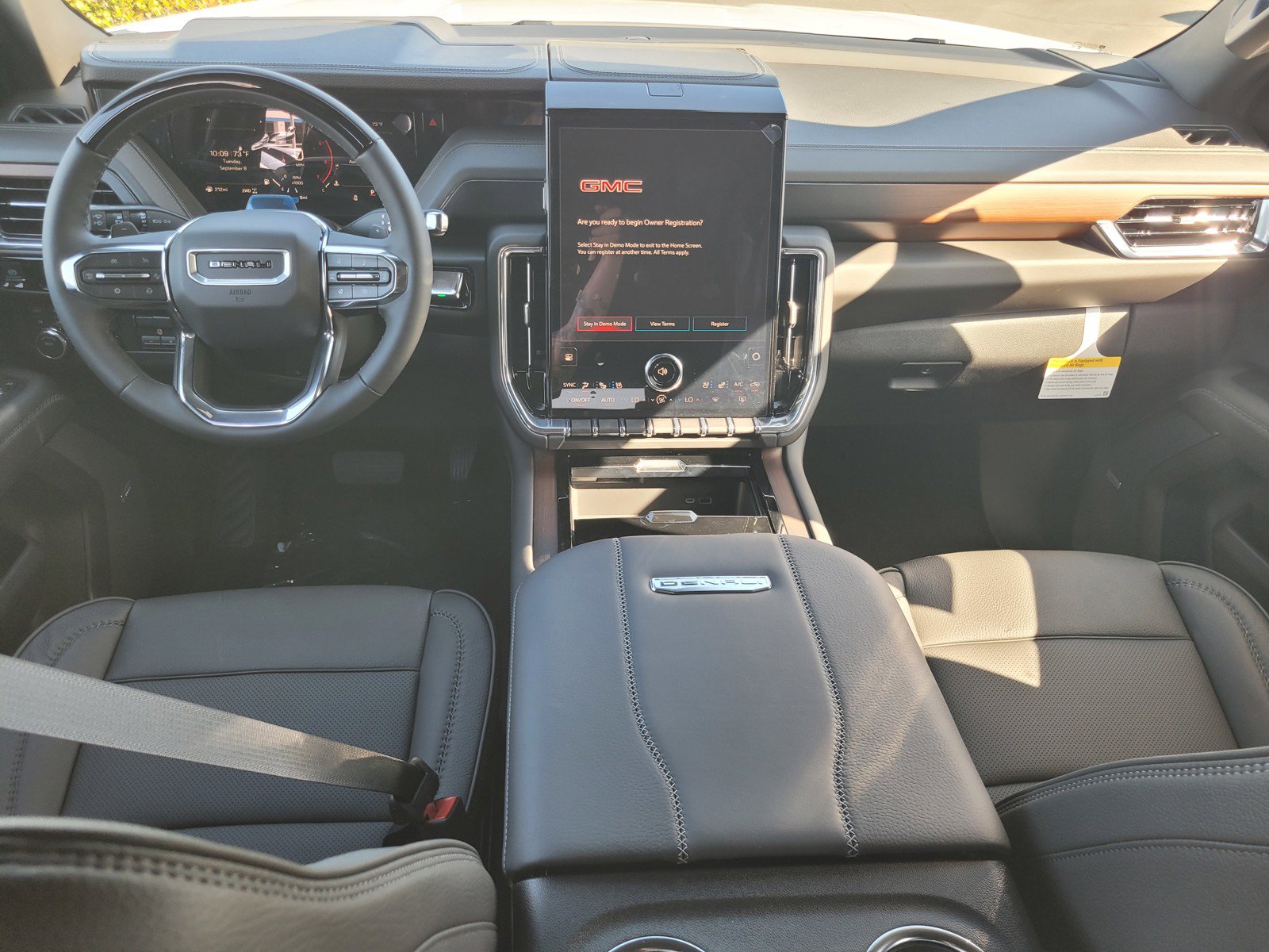 New 2026 GMC Yukon XL Denali w/ Denali Reserve Package AWD/4WD image 7