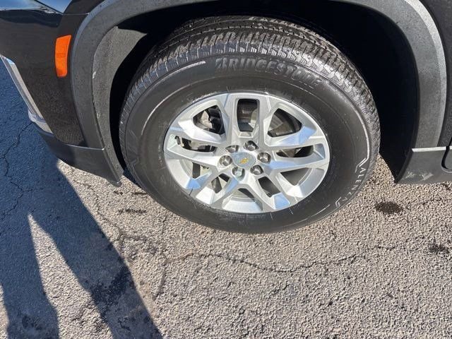 Used 2022 Chevrolet Traverse LS image 46