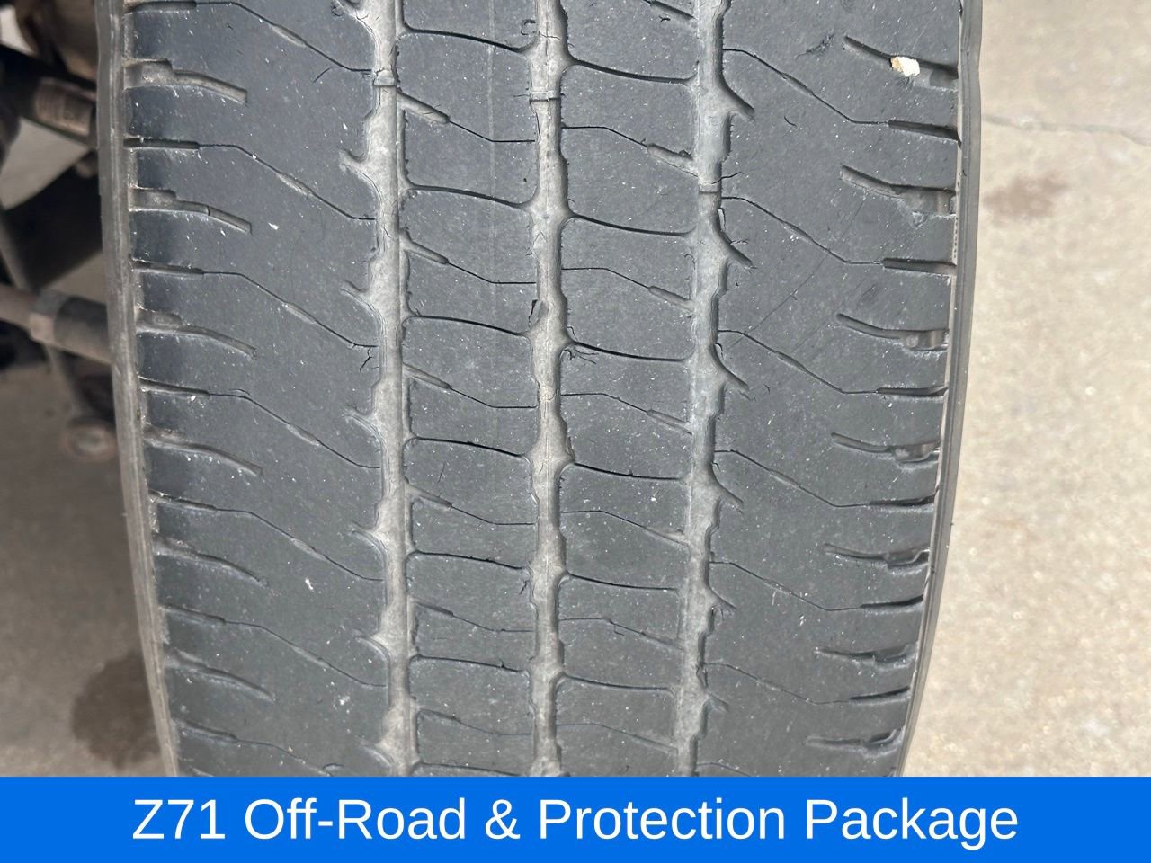 Used 2023 Chevrolet Silverado 2500 LT AWD/4WD image 3