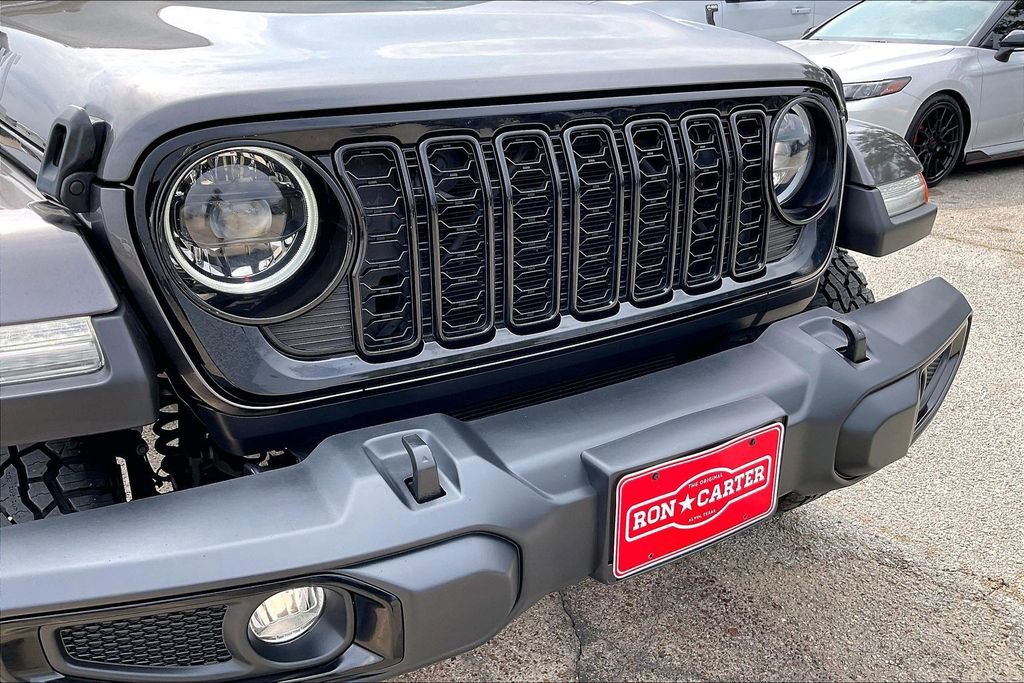 Used 2024 Jeep Gladiator Willys image 32