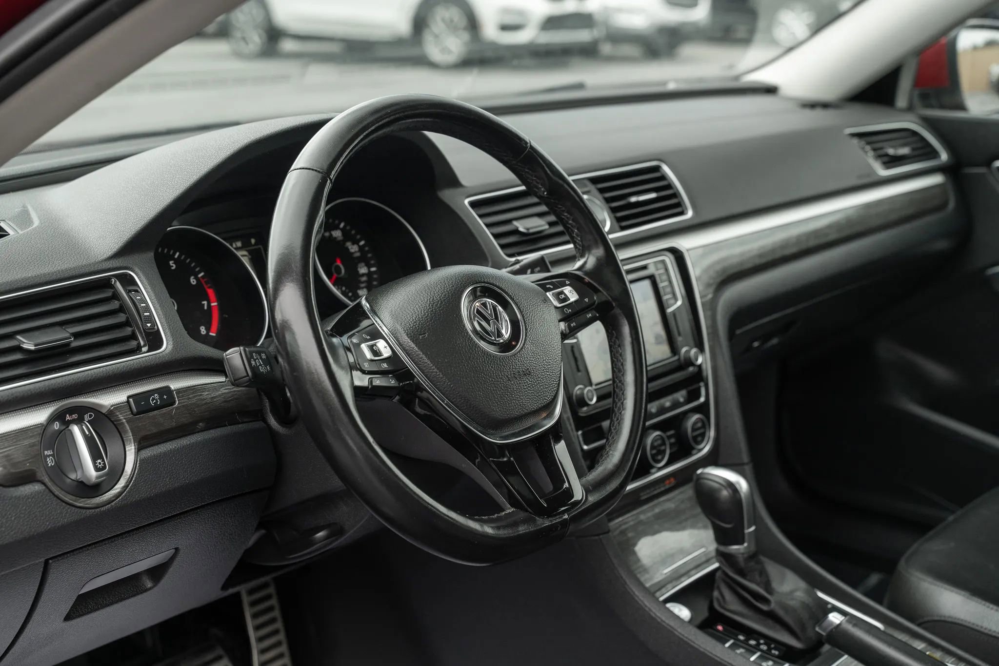 Used 2016 Volkswagen Passat 3.6 SEL Premium FWD image 15