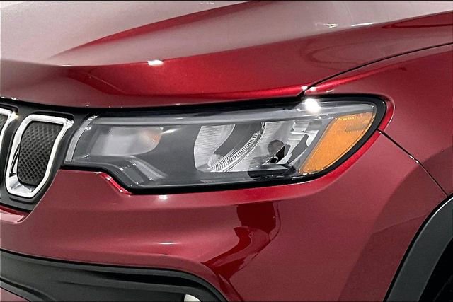 Used 2022 Jeep Compass Latitude image 33