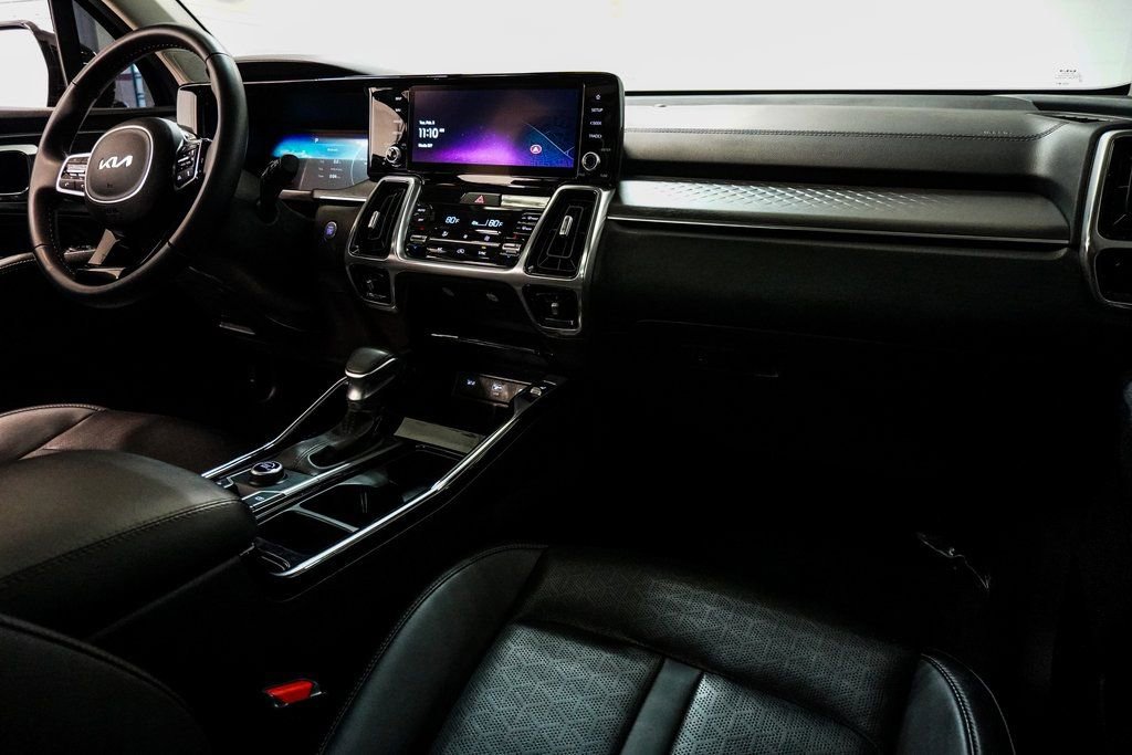 Used 2023 Kia Sorento SX image 14