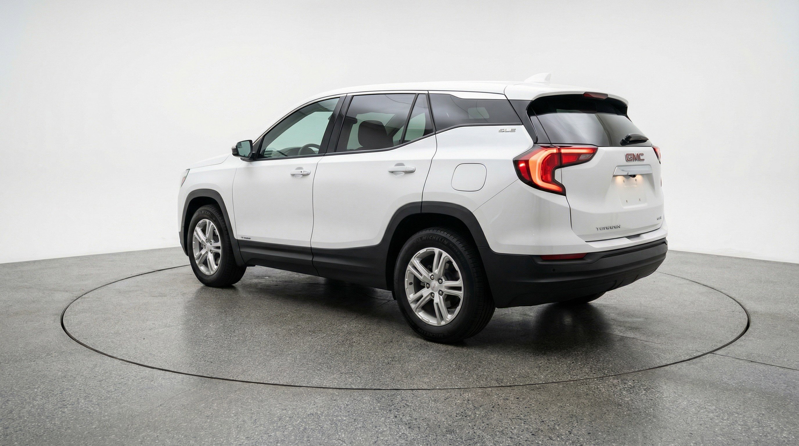 Used 2024 GMC Terrain SLE FWD image 6