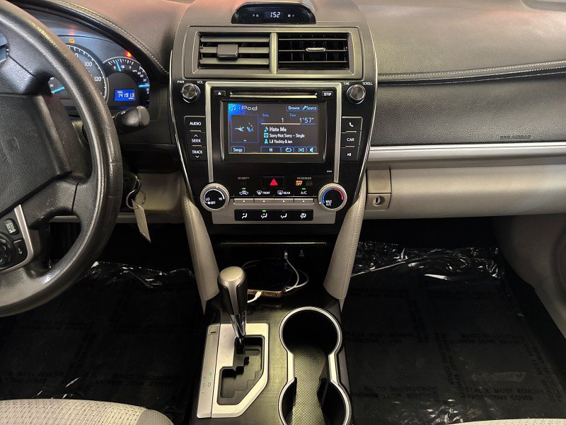 Used 2013 Toyota Camry LE FWD image 19