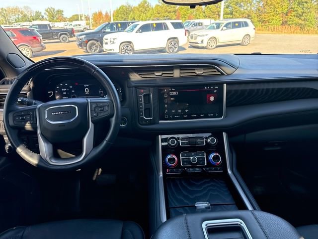 Used 2024 GMC Yukon Denali w/ Advanced Technology Package image 12