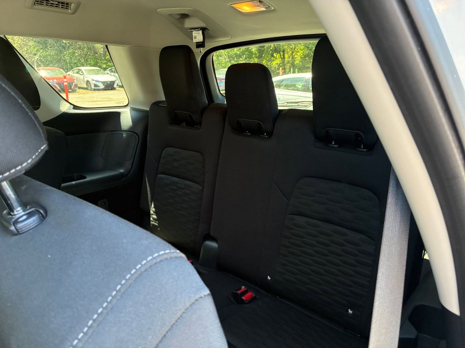 Used 2025 Nissan Pathfinder SV image 30