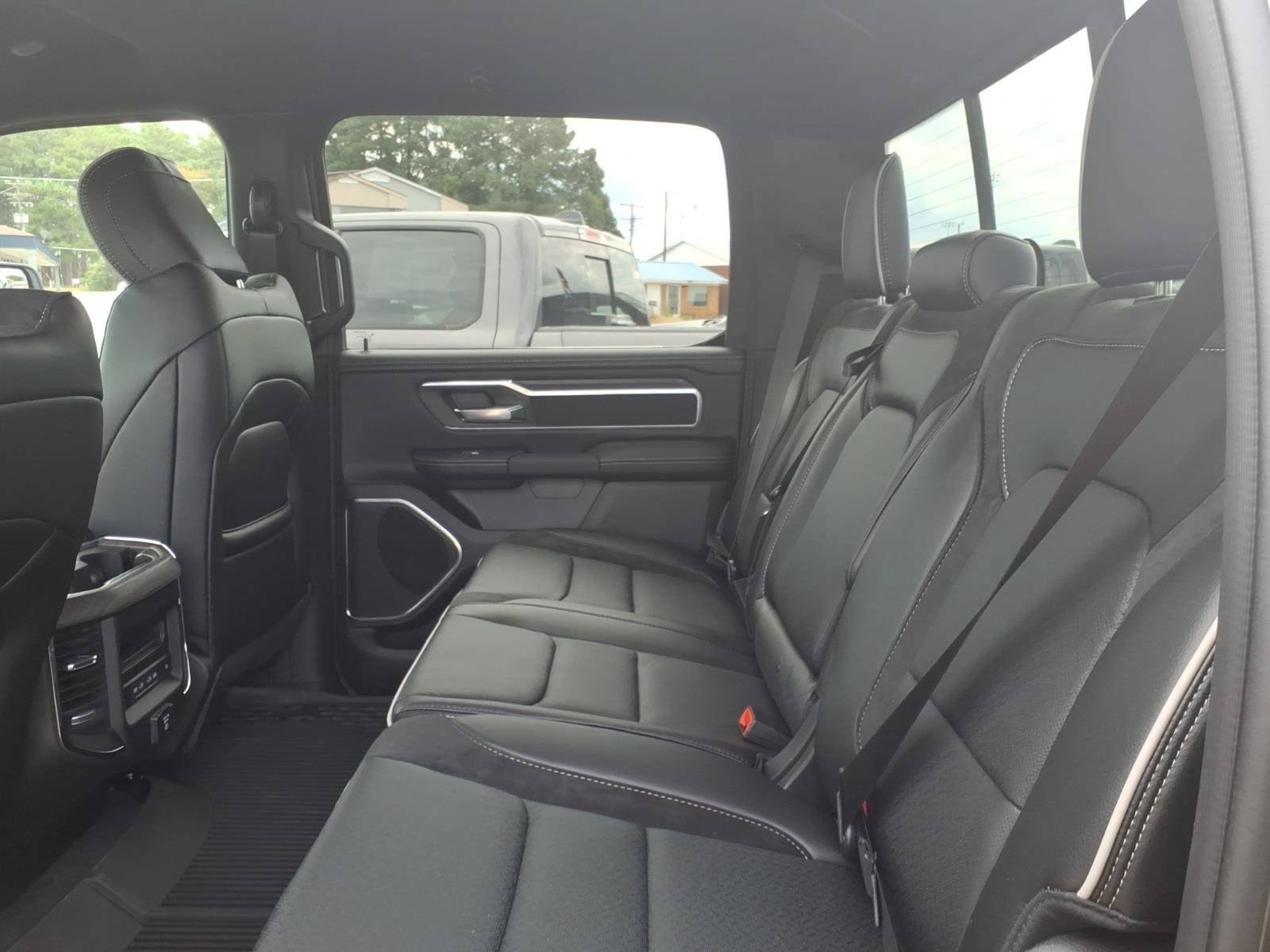 New 2026 RAM 1500 Laramie w/ Chrome Appearance Group AWD/4WD image 8
