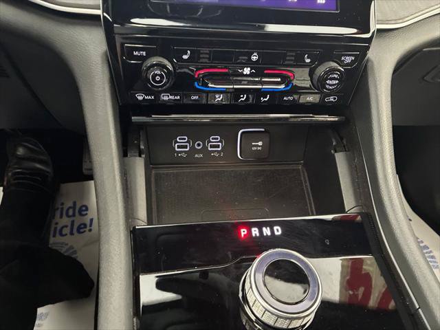 Certified 2024 Jeep Grand Cherokee Altitude AWD/4WD image 35