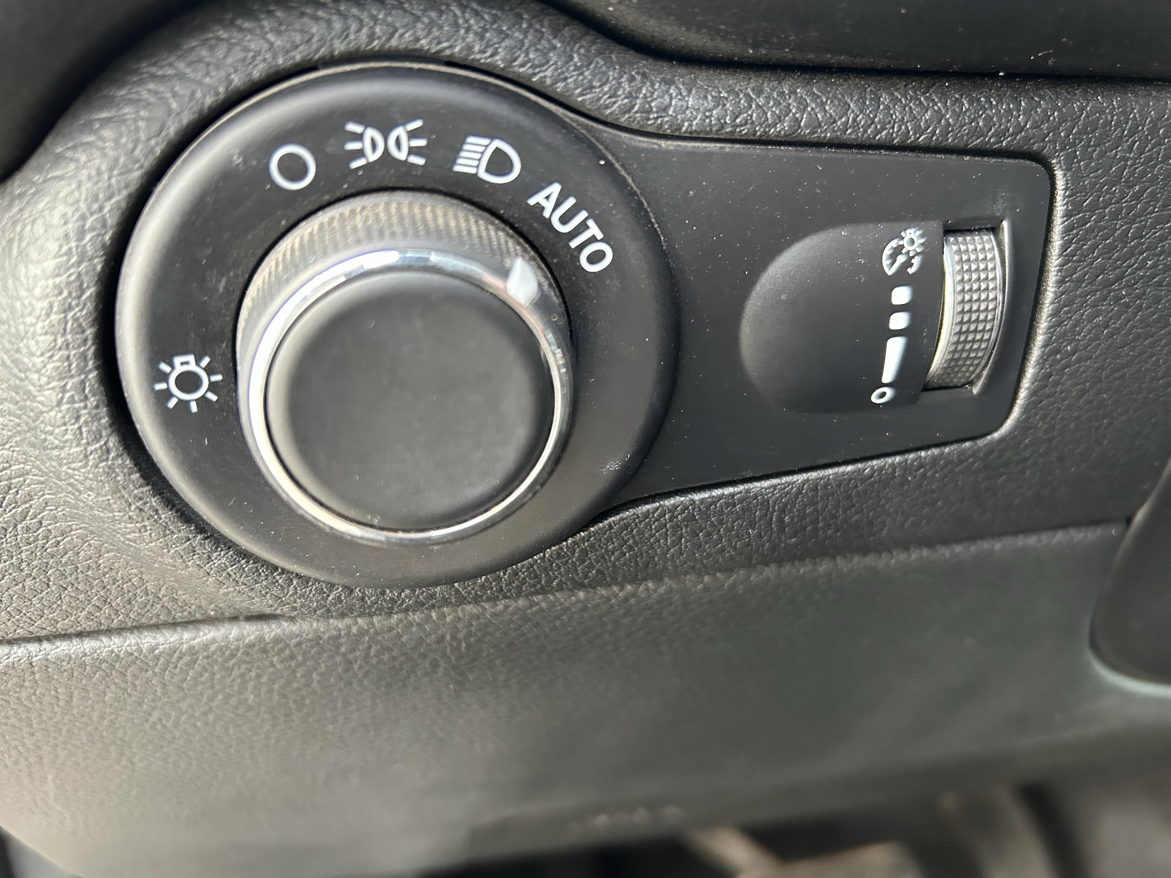 Used 2024 Dodge Durango GT AWD/4WD image 15