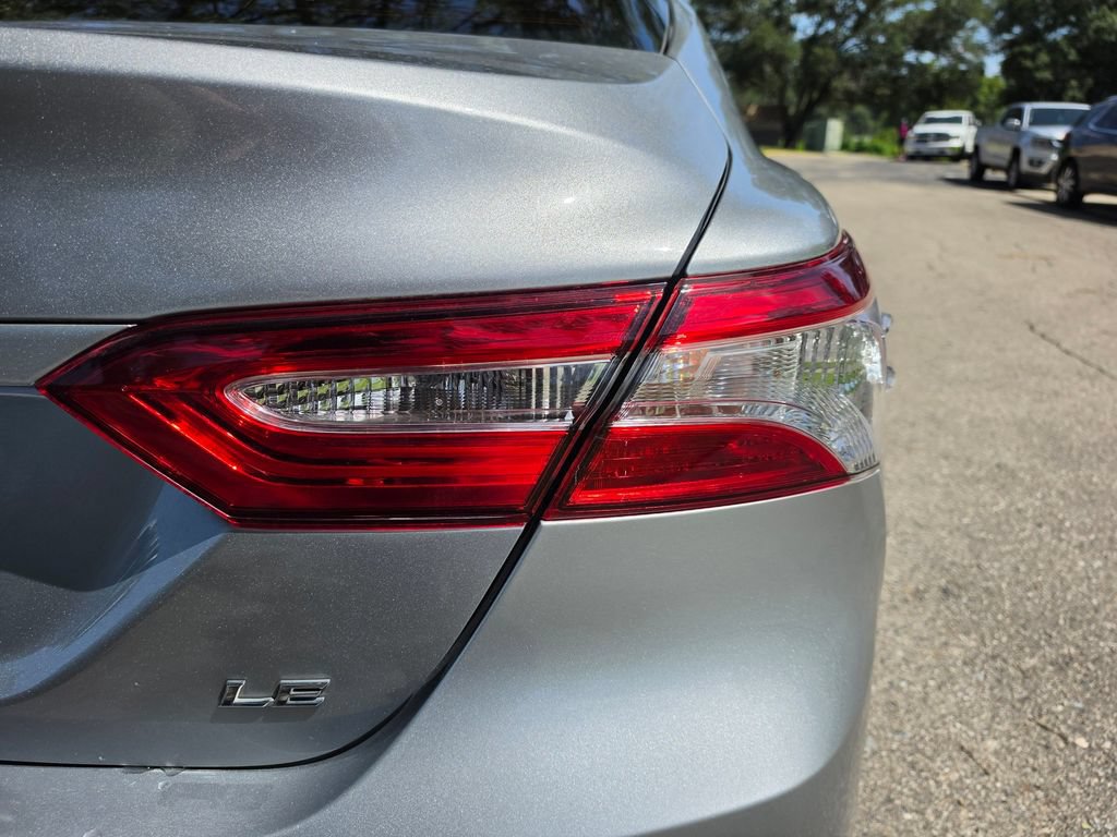 Used 2019 Toyota Camry LE FWD image 12