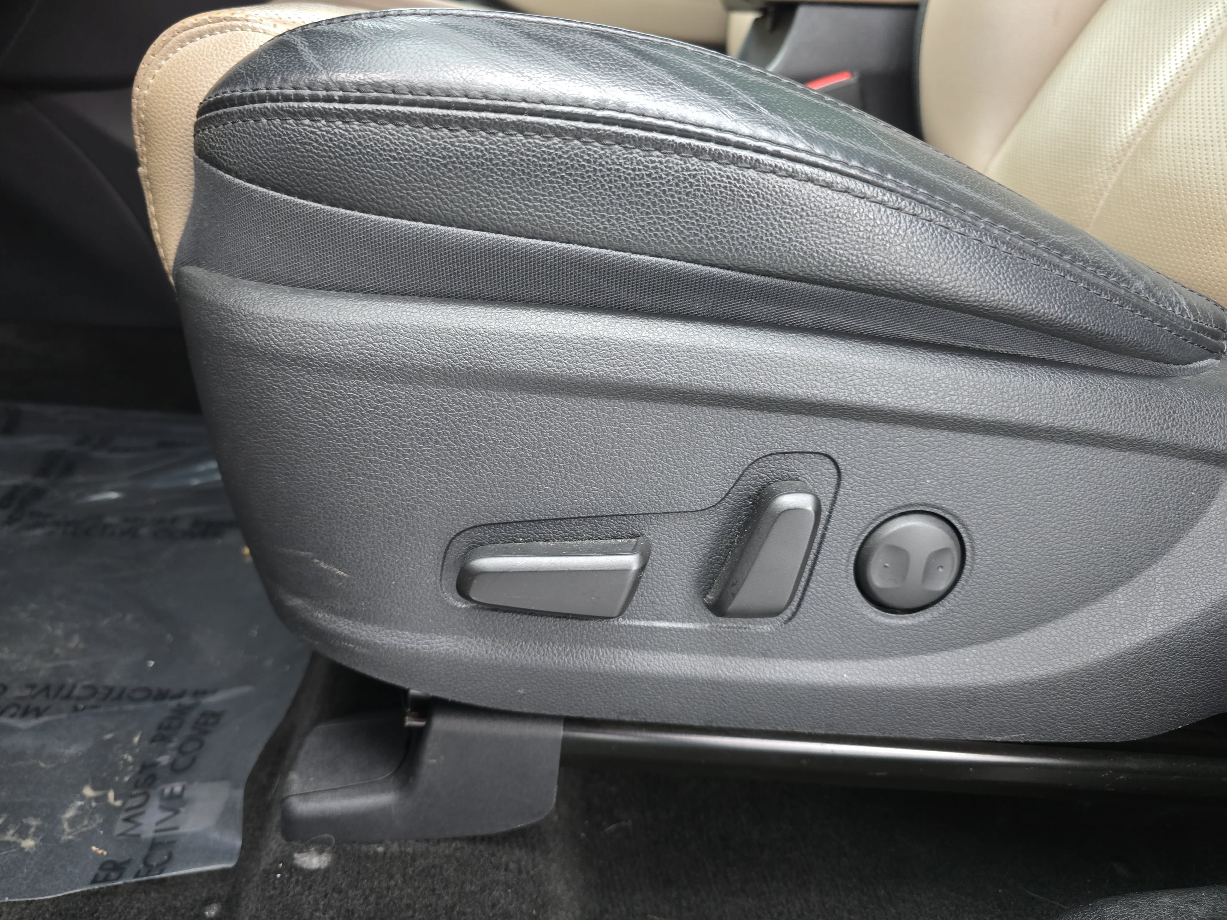 Used 2019 Hyundai Santa Fe Limited FWD image 28