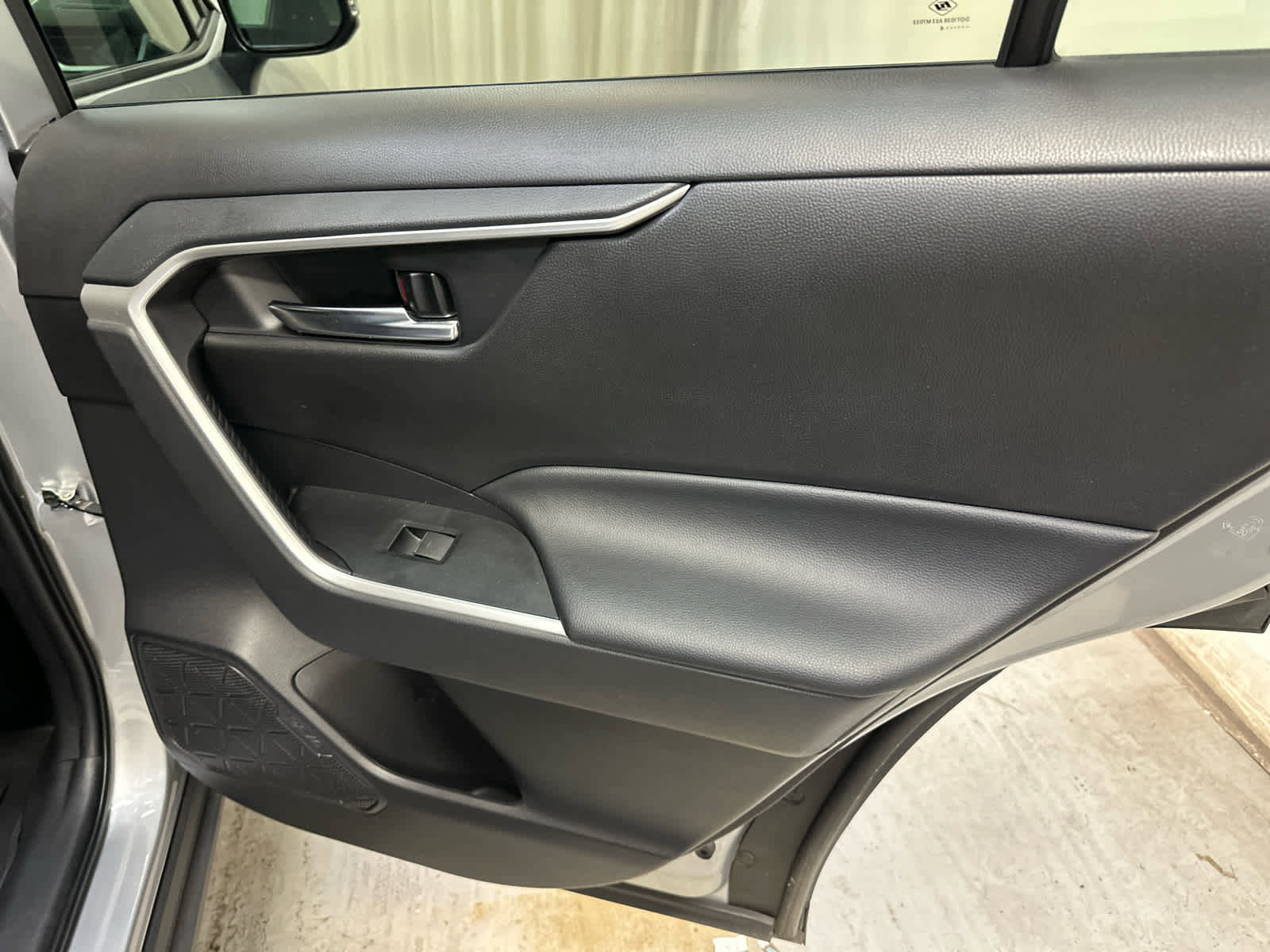 Used 2024 Toyota RAV4 XLE image 29