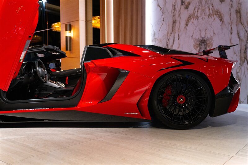 Used 2017 Lamborghini Aventador LP 750-4 Superveloce AWD/4WD image 16