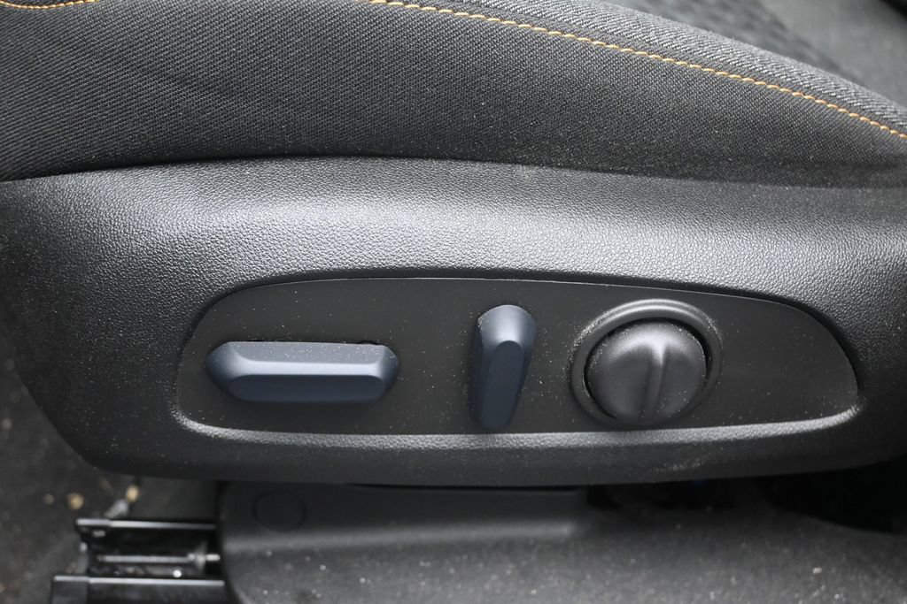 Used 2023 Chevrolet Equinox LT FWD image 12