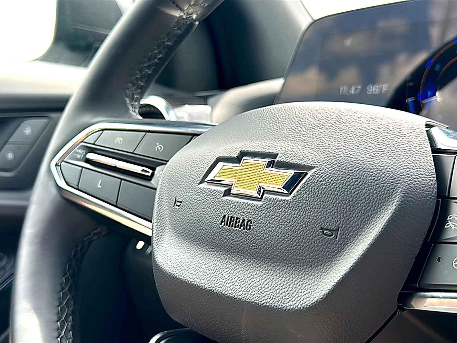 Used 2025 Chevrolet Equinox LT FWD image 30