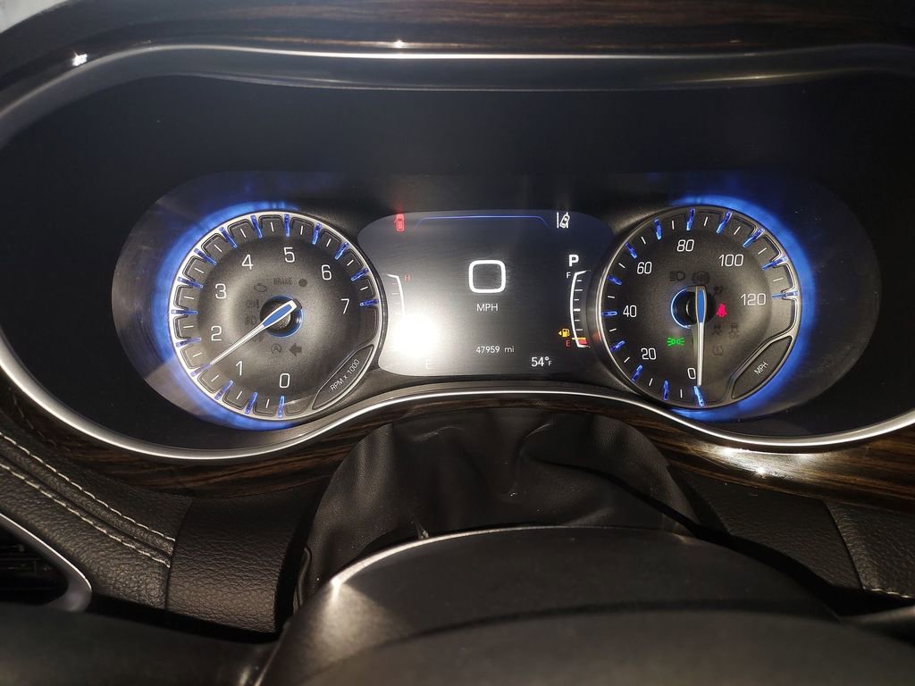 Used 2022 Chrysler Pacifica Limited image 21