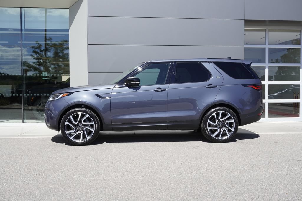 Used 2025 Land Rover Discovery S AWD/4WD image 8