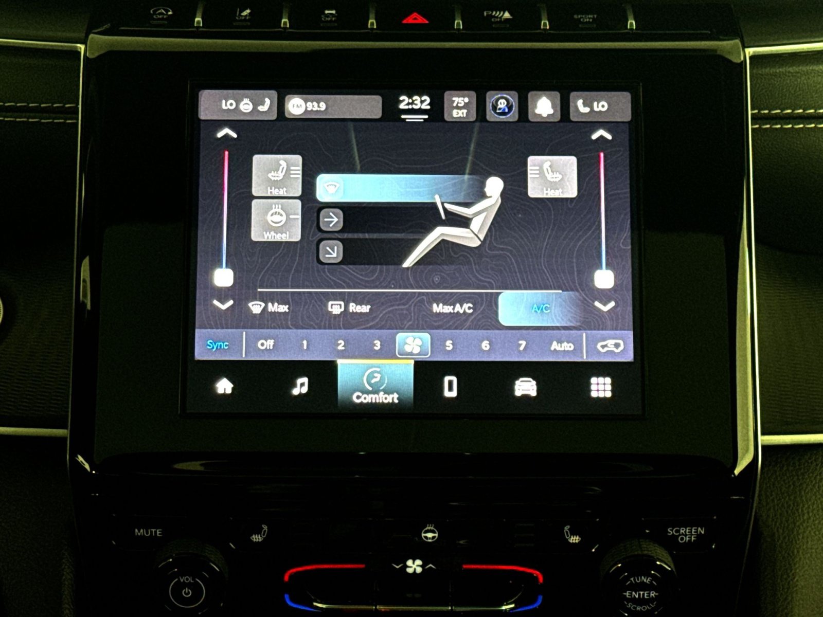 Used 2023 Jeep Grand Cherokee Altitude AWD/4WD image 20