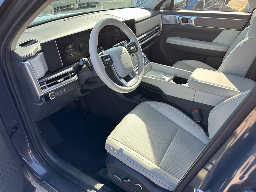 Used 2025 Hyundai Santa Fe SEL image 11
