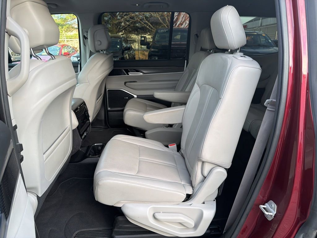 Used 2024 Jeep Wagoneer Series III image 22