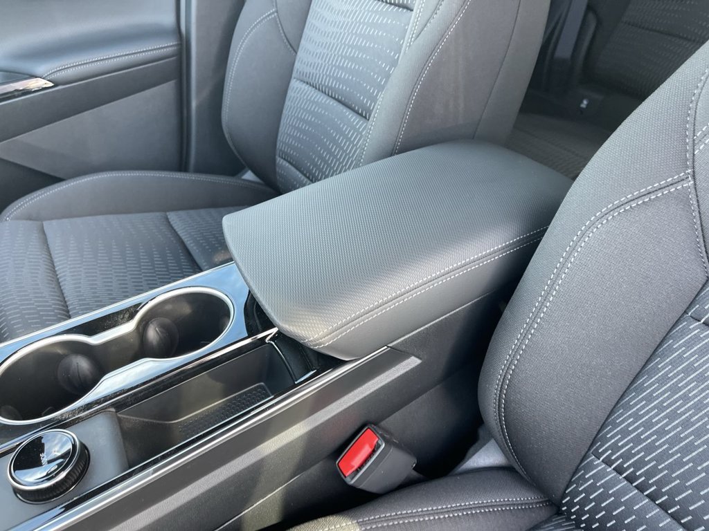 New 2026 Chevrolet Equinox LT w/ Safety and Technology Package FWD image 21