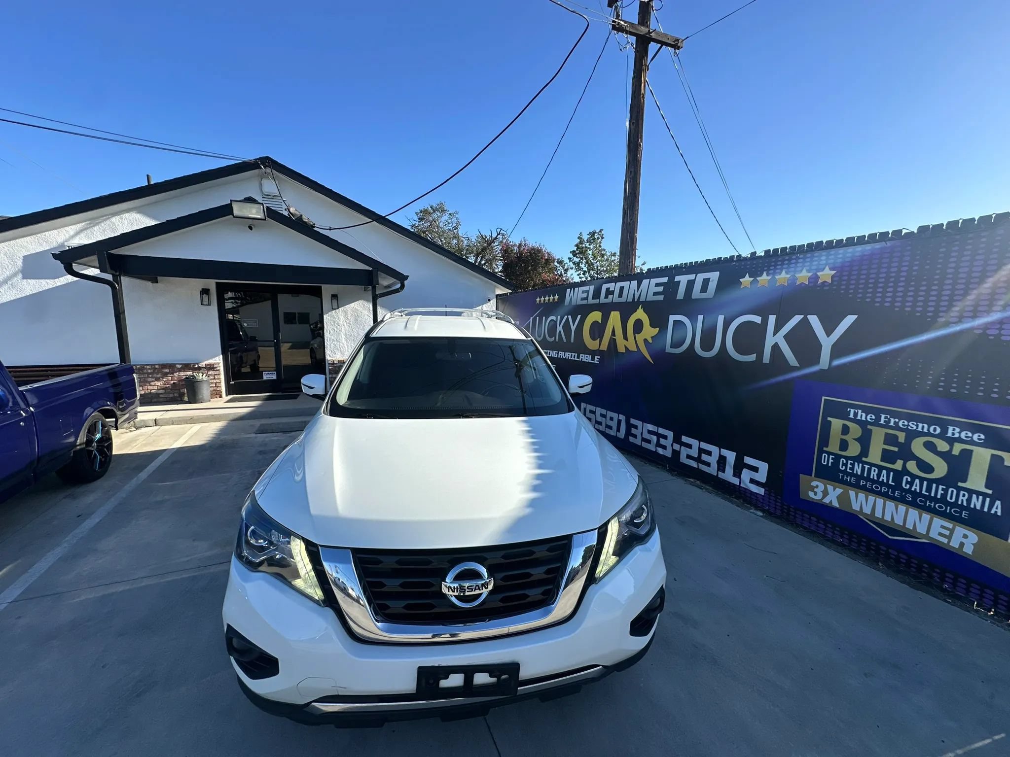 Used 2018 Nissan Pathfinder SV AWD/4WD image 17