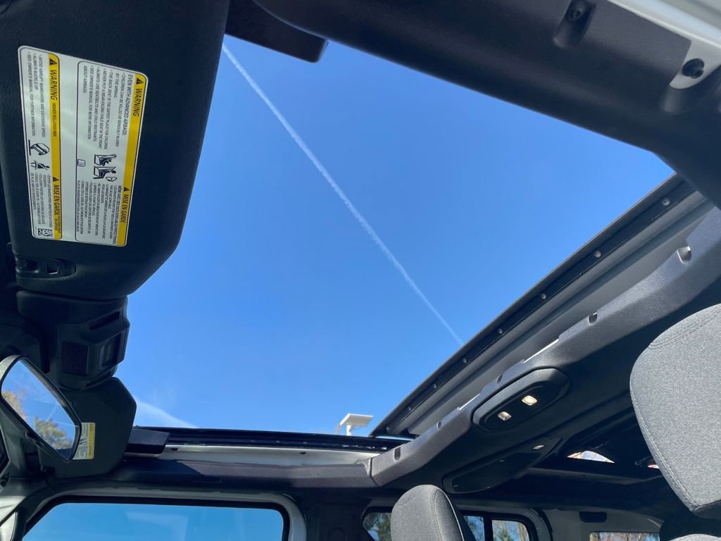 Used 2025 Jeep Wrangler Sport S image 25