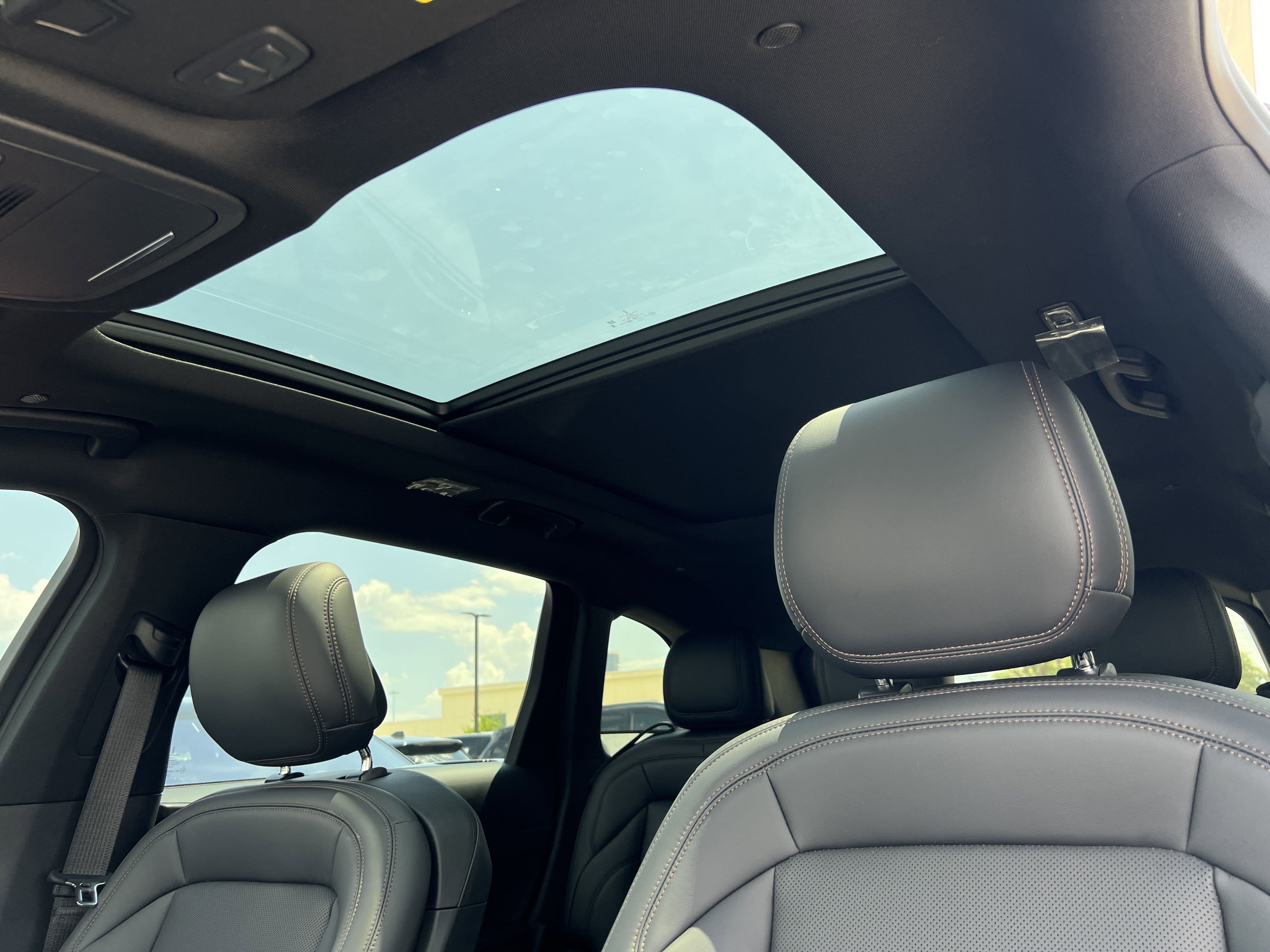 New 2025 Lincoln Nautilus Premier w/ Equipment Group 102A image 27